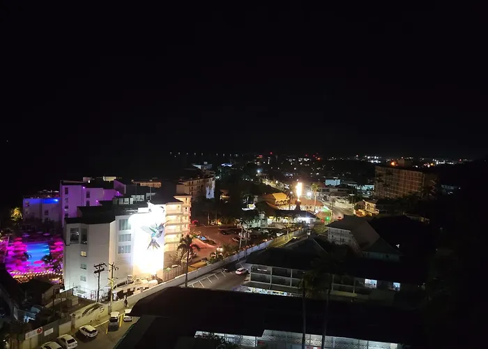 Irresistible View-mobay Club 1408